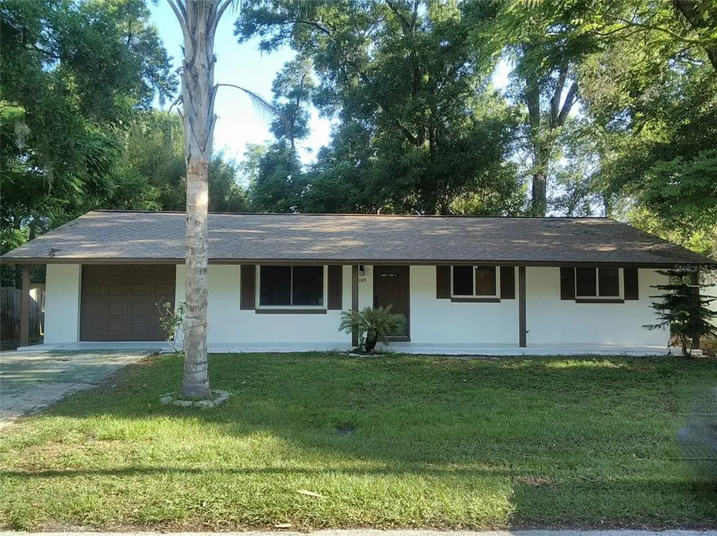1049 Dutton Avenue Deland FL 32720