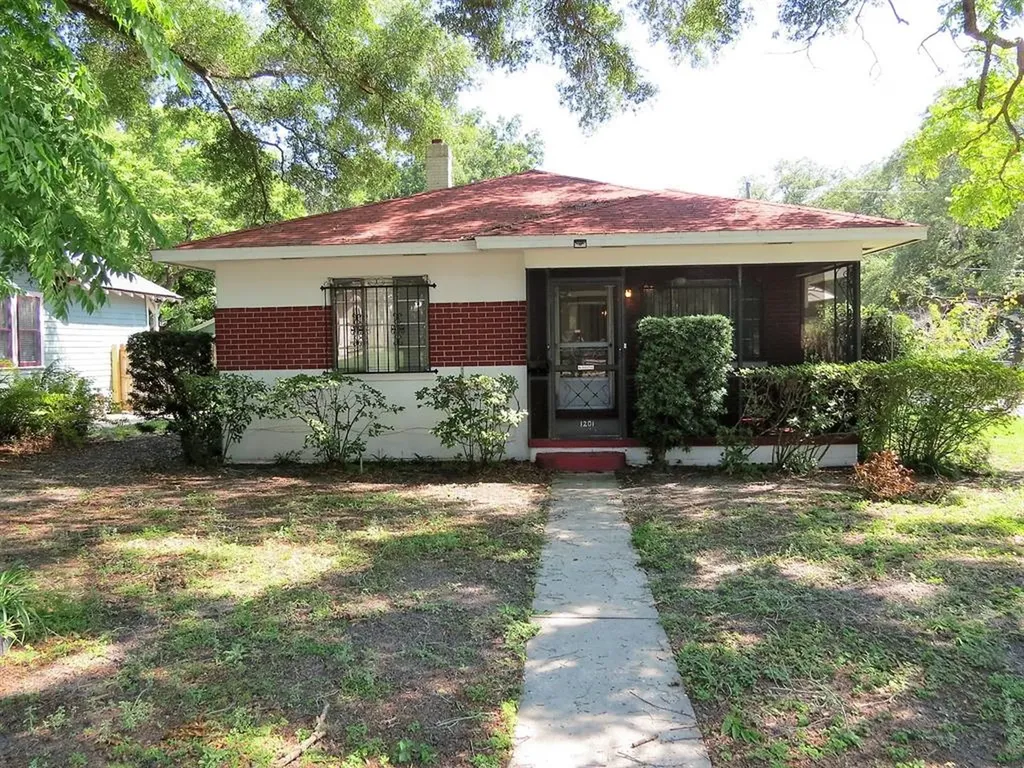 1201 E Henry Avenue Tampa FL 33604
