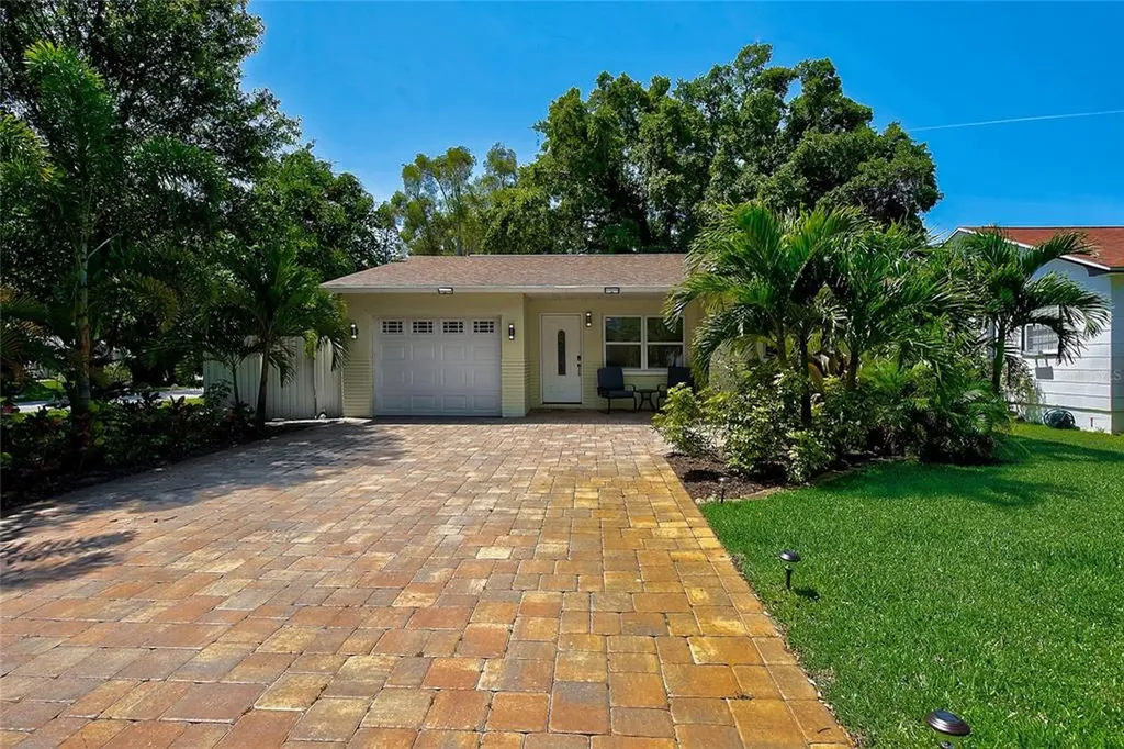 5702 Tangerine Avenue S Gulfport FL 33707