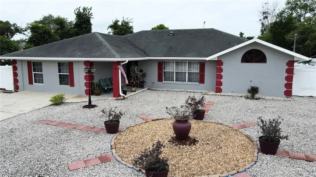 1522 E Merrick Drive Deltona FL 32738
