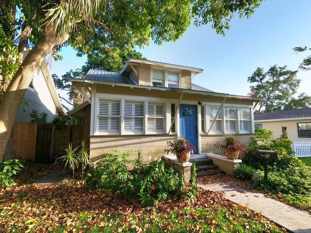 244 35th Avenue N St Petersburg FL 33704