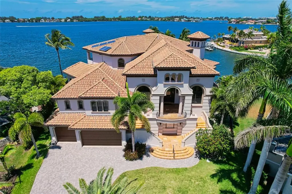 1717 Southpointe Drive Sarasota FL 34231