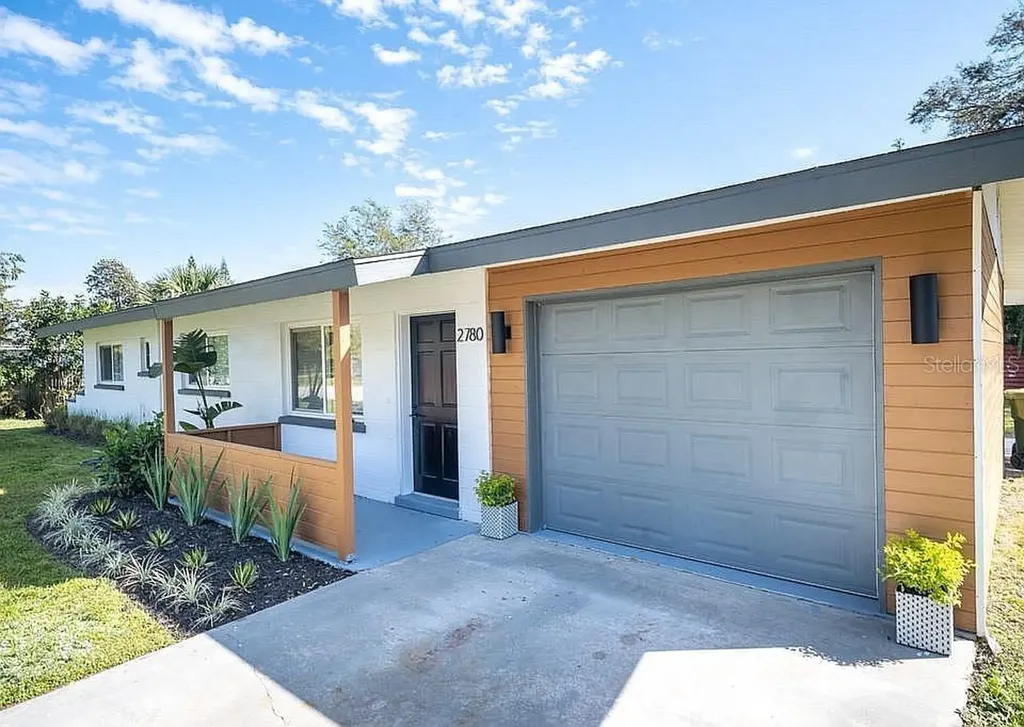 2780 Wisteria Place Sarasota FL 34239