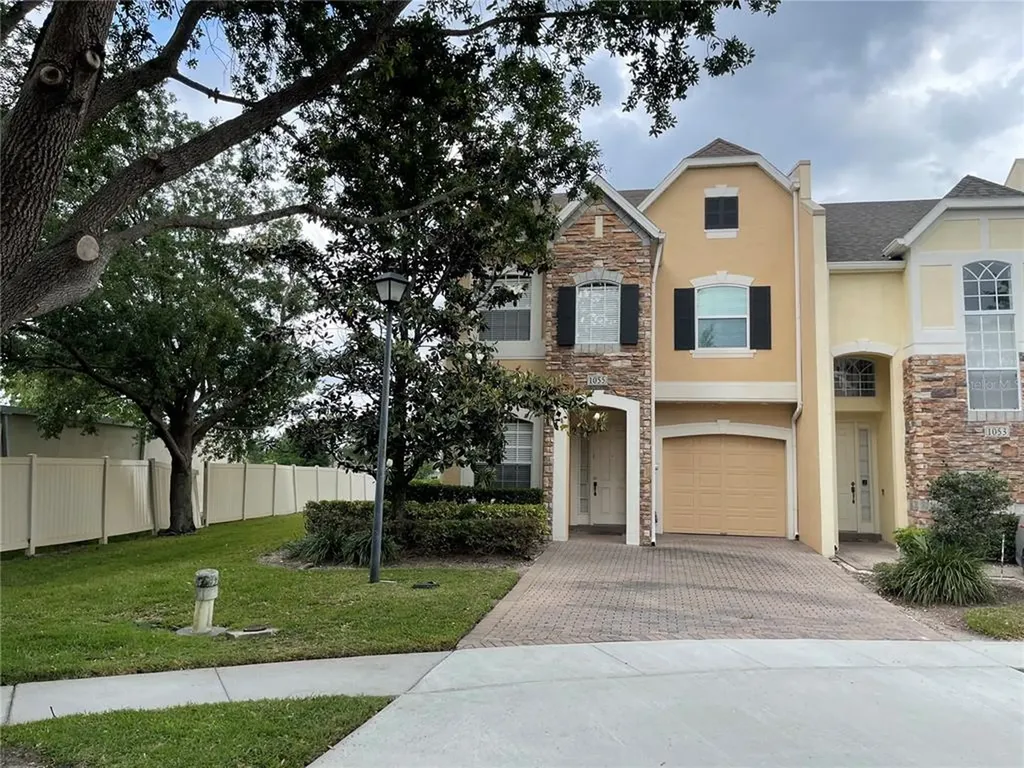 1055 Wood Cove Kissimmee FL 34743