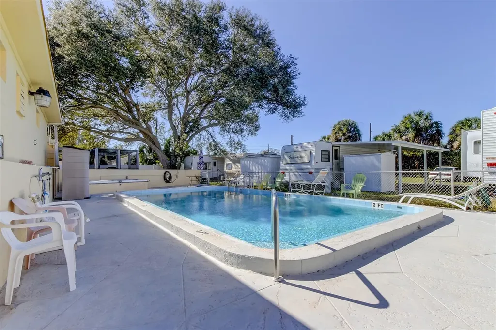 4776 66th Lane N St Petersburg FL 33709