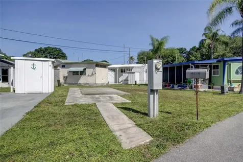 4776 66th Lane N St Petersburg FL 33709