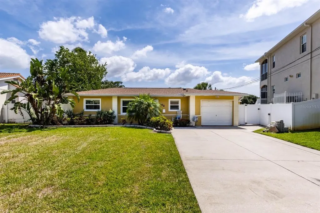 162 Sunlit Cove Drive NE St Petersburg FL 33702
