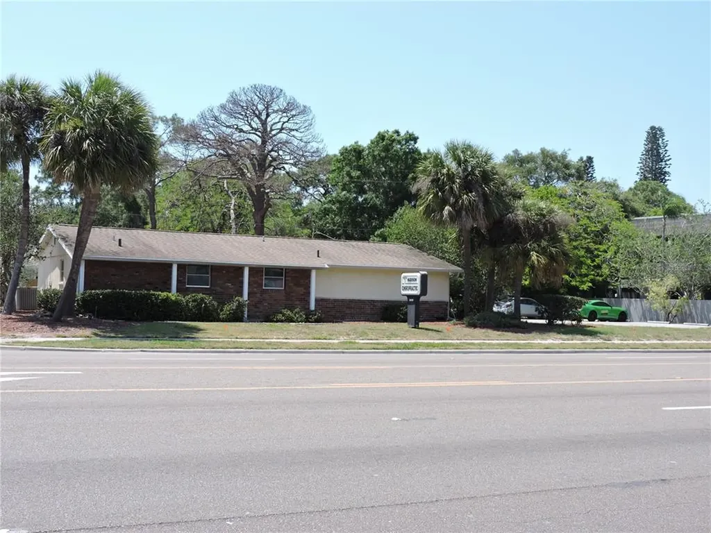 3030 S Tamiami Trail Sarasota FL 34239