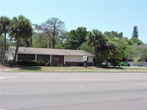 3030 S Tamiami Trail Sarasota FL 34239