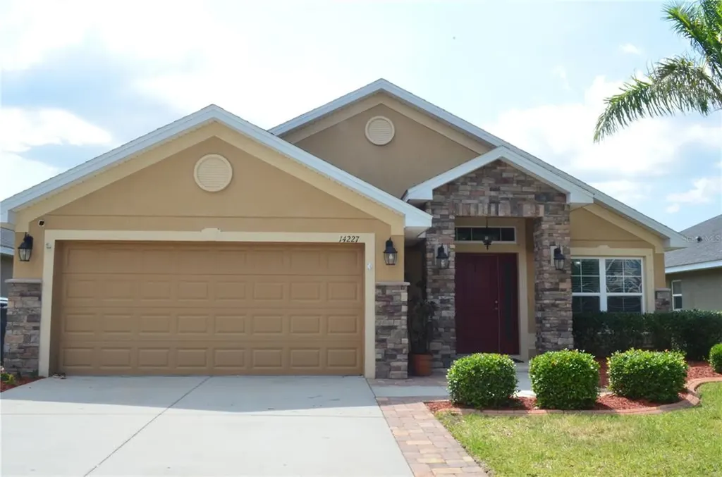 14227 Edinburgh Moor Drive Wimauma FL 33598