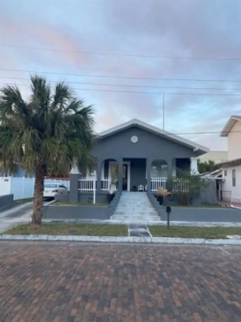 2335 W La Salle Street Tampa FL 33607