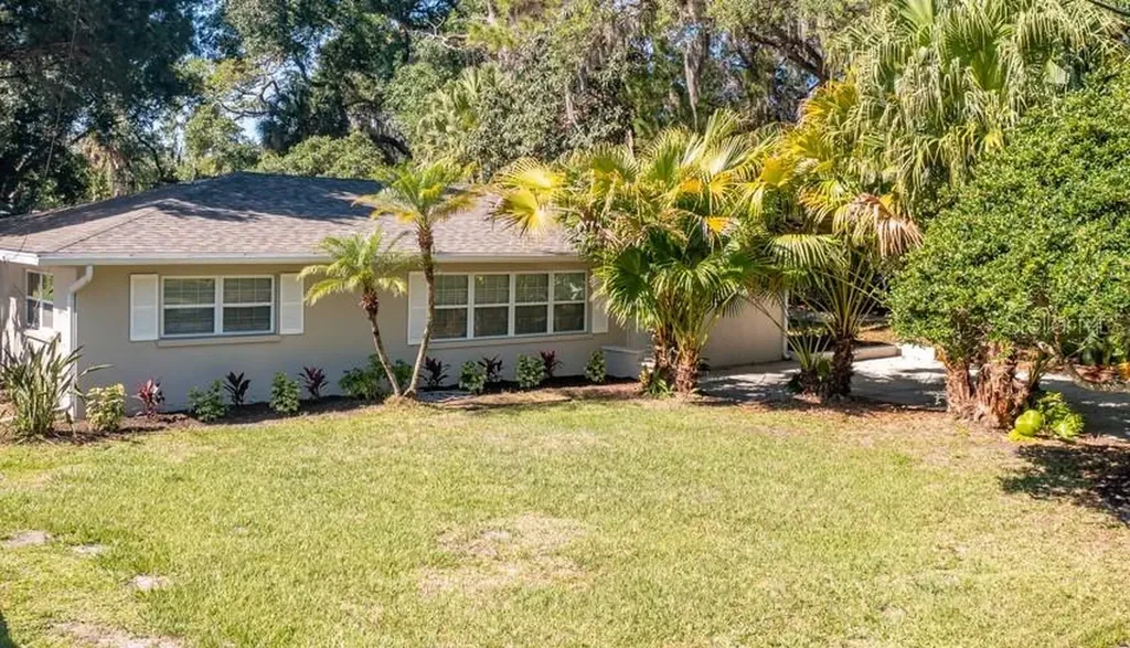 2450 Hillview Street Sarasota FL 34239