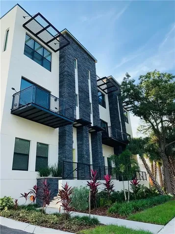 4810 W Mcelroy Avenue Tampa FL 33611