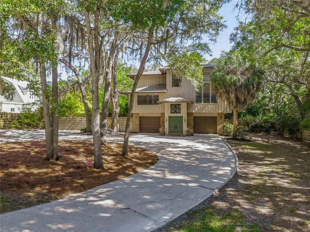 2373 Fiesta Drive Sarasota FL 34231