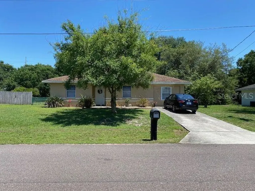 465 Honey Bee Lane Polk City FL 33868