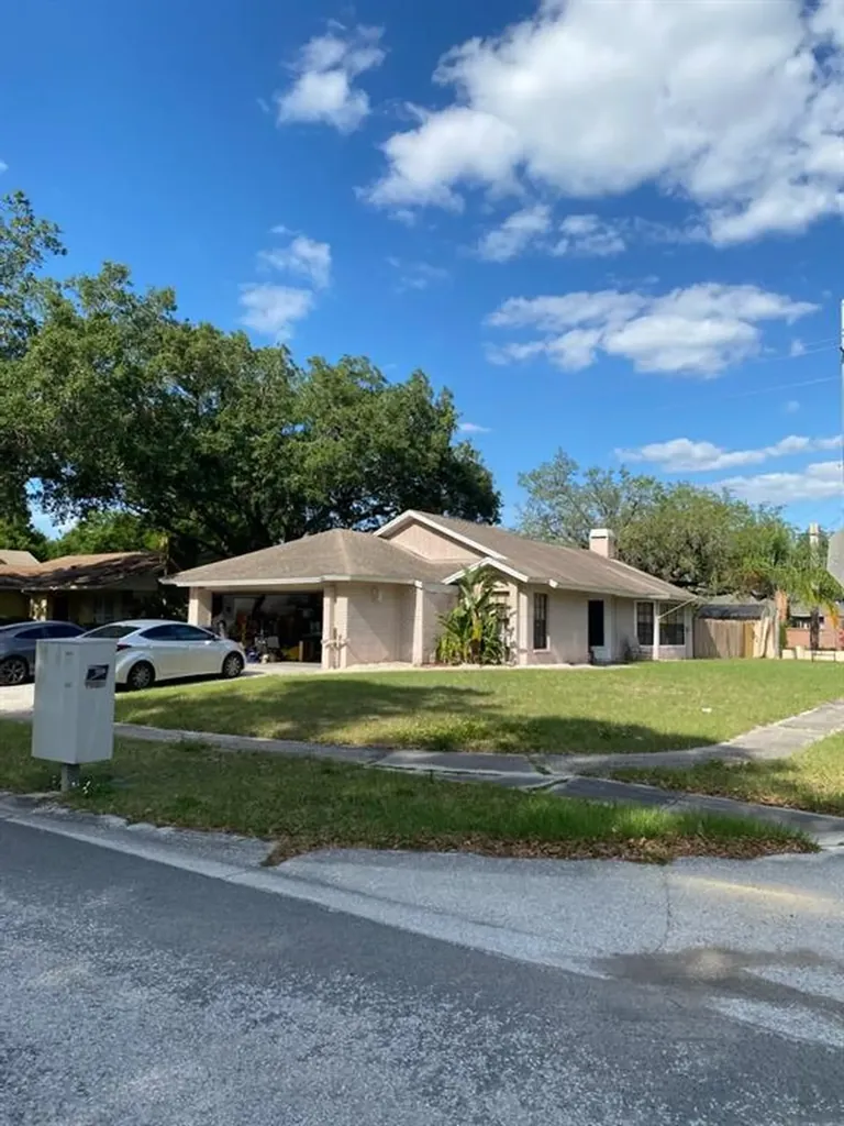 4153 Yellowwood Drive Valrico FL 33594