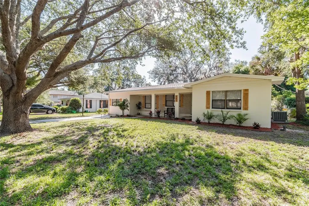403 Belvedere Oval Temple Terrace FL 33617