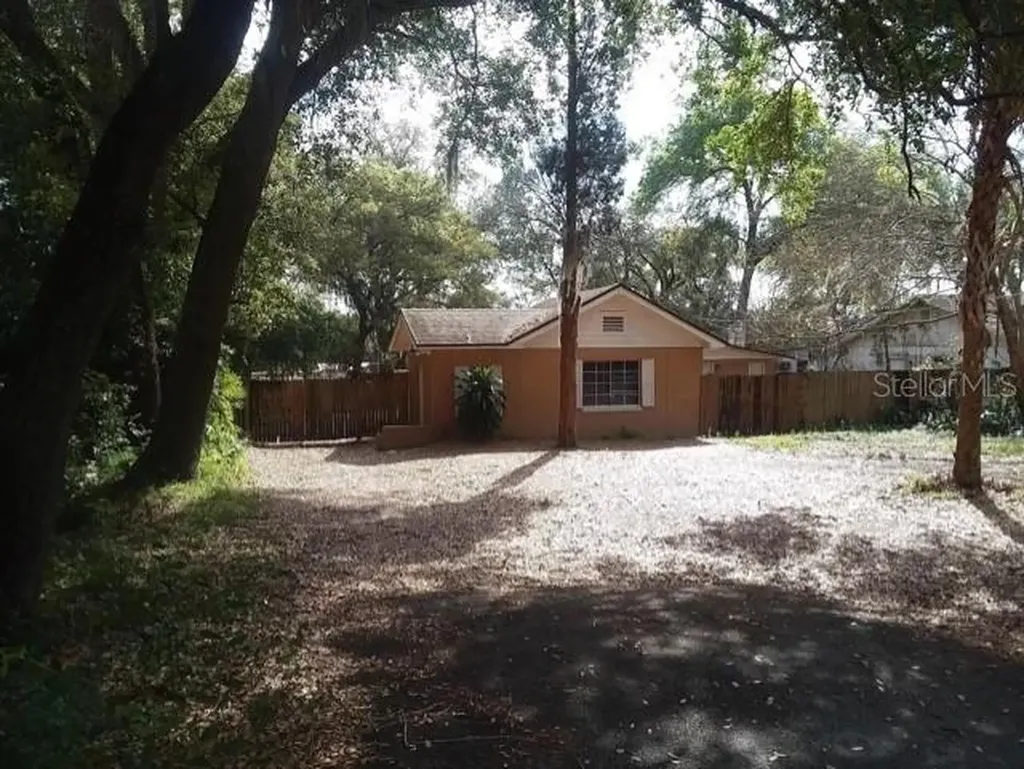 8017 N 46th Street Tampa FL 33617
