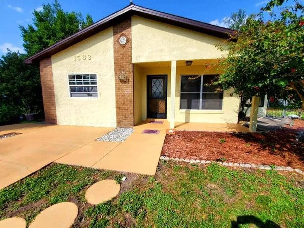1533 Lay Court Kissimmee FL 34744