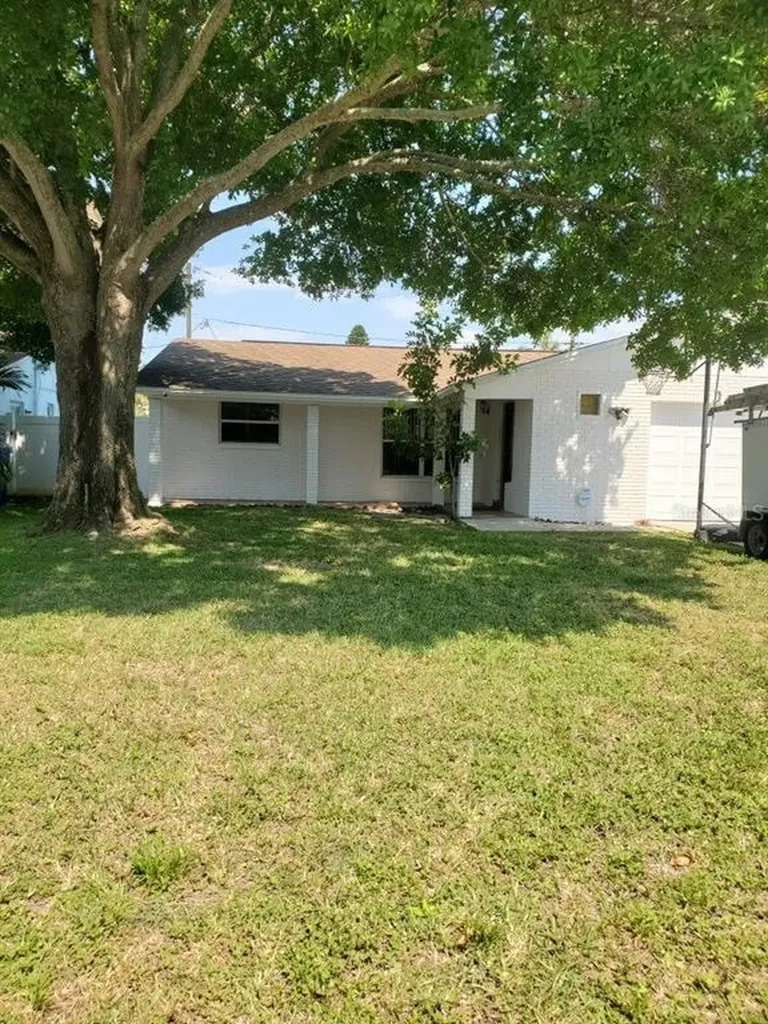 4201 Huntington Street NE St Petersburg FL 33703