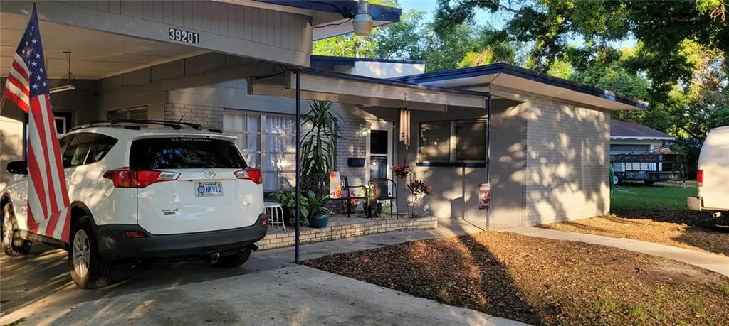 39201 Park Drive Zephyrhills FL 33542