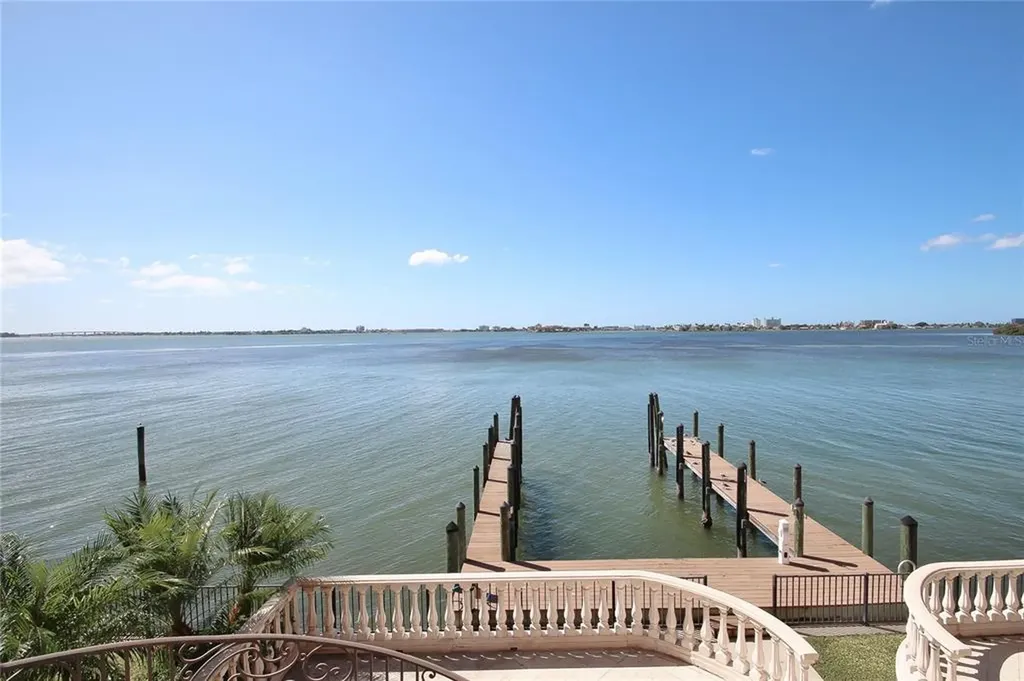 6108 Kipps Colony Drive W Gulfport FL 33707