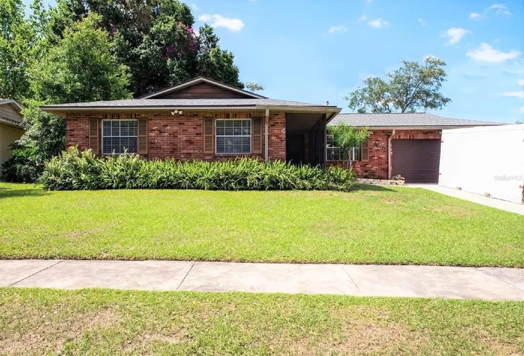 4810 Reagan Avenue Seffner FL 33584