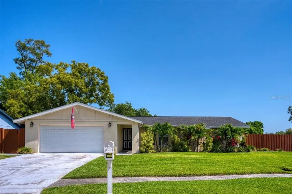 7211 Channelside Lane N Pinellas Park FL 33781