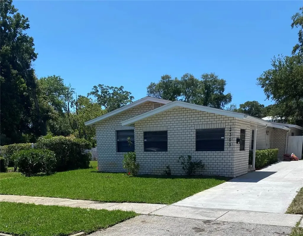 2305 Queen Street S St Petersburg FL 33712
