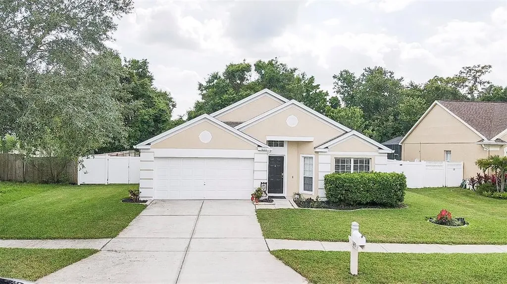1635 Tangledvine Drive Wesley Chapel FL 33543