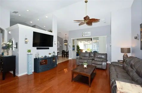 6627 64th Terrace E Bradenton FL 34203