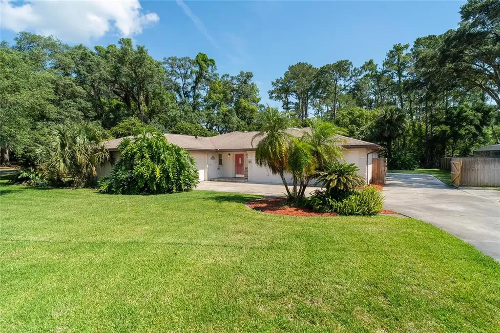 8268 Via Hermosa Street Sanford FL 32771