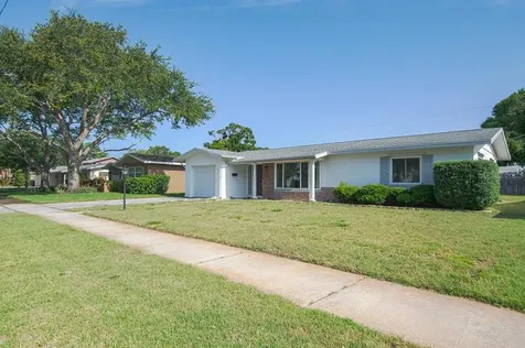 5913 27th Avenue N St Petersburg FL 33710