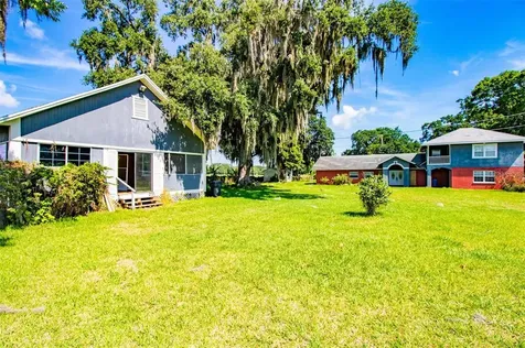 2403 S Wiggins Road Plant City FL 33566