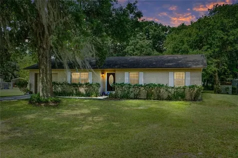 1227 S Wiggins Road Plant City FL 33566