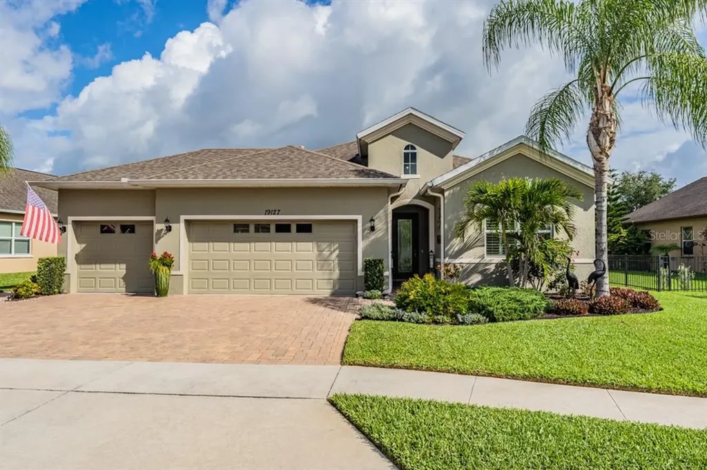 19127 Falcon Crest Boulevard Land O Lakes FL 34638