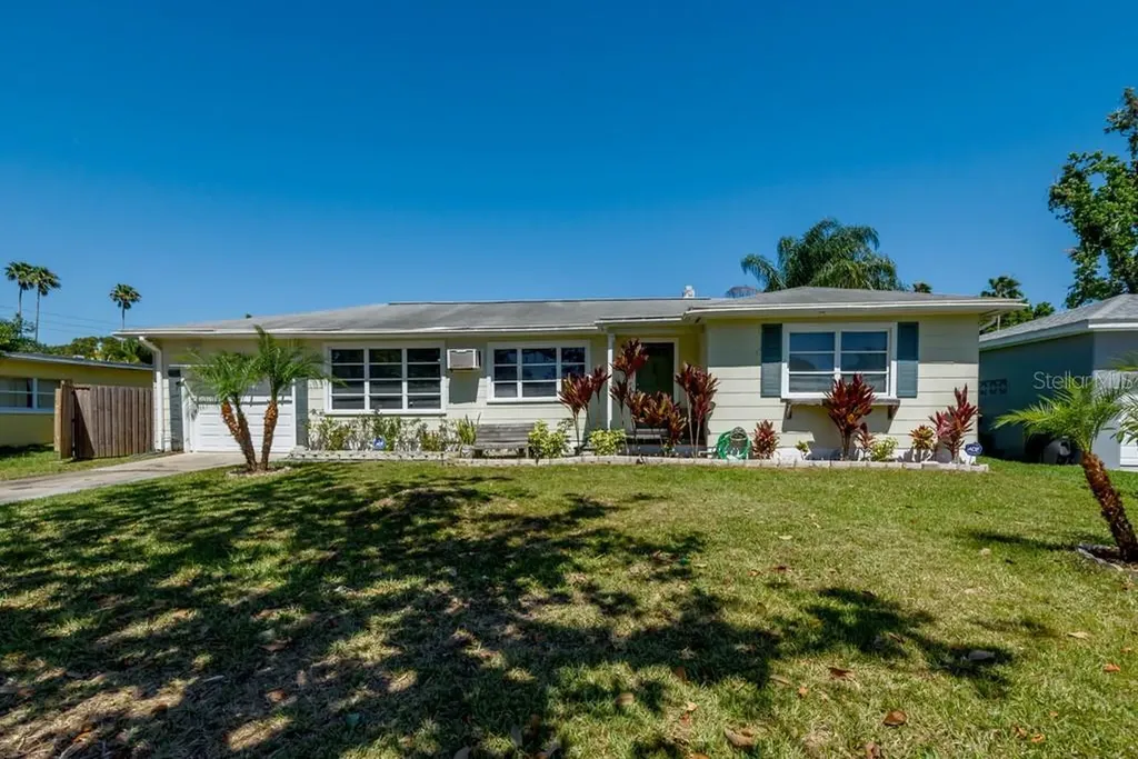 1861 East Drive Clearwater FL 33755