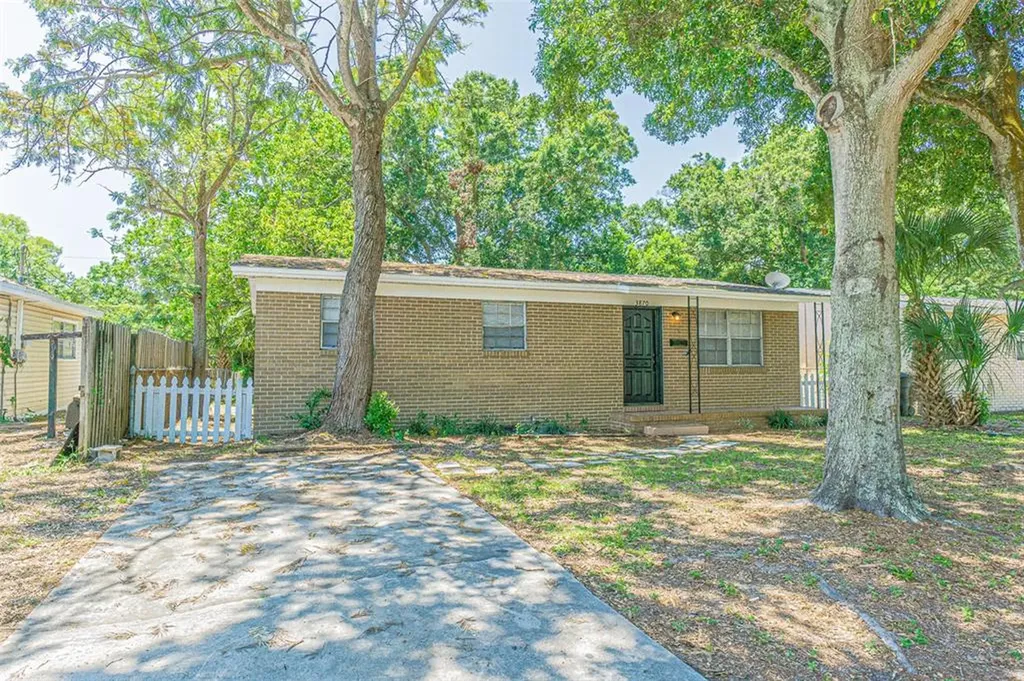 3870 11th Avenue S St Petersburg FL 33711