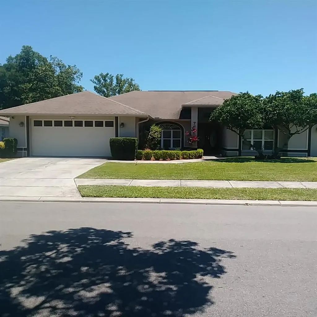 765 Powder Horn Row Lakeland FL 33809