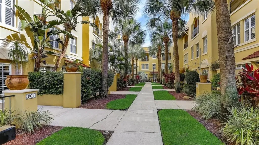 601 Casabella Circle Tampa FL 33609