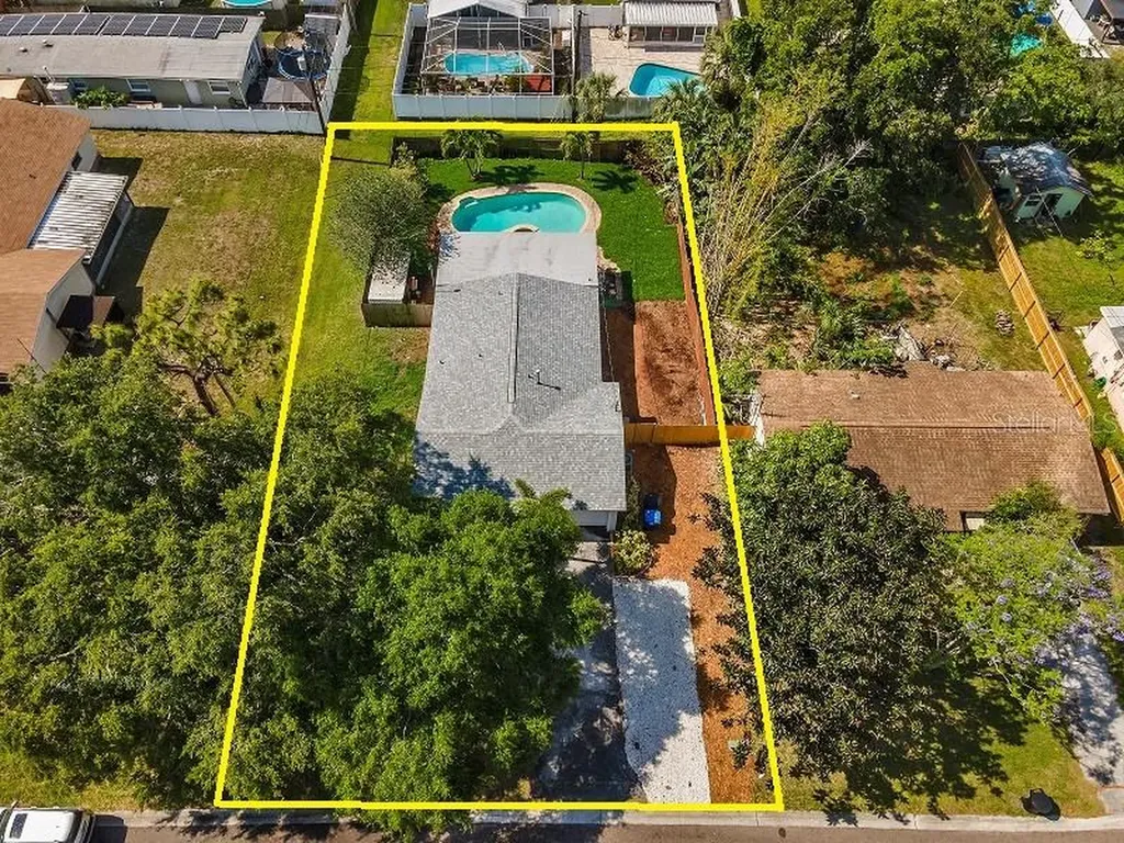 220 93rd Avenue N St Petersburg FL 33702