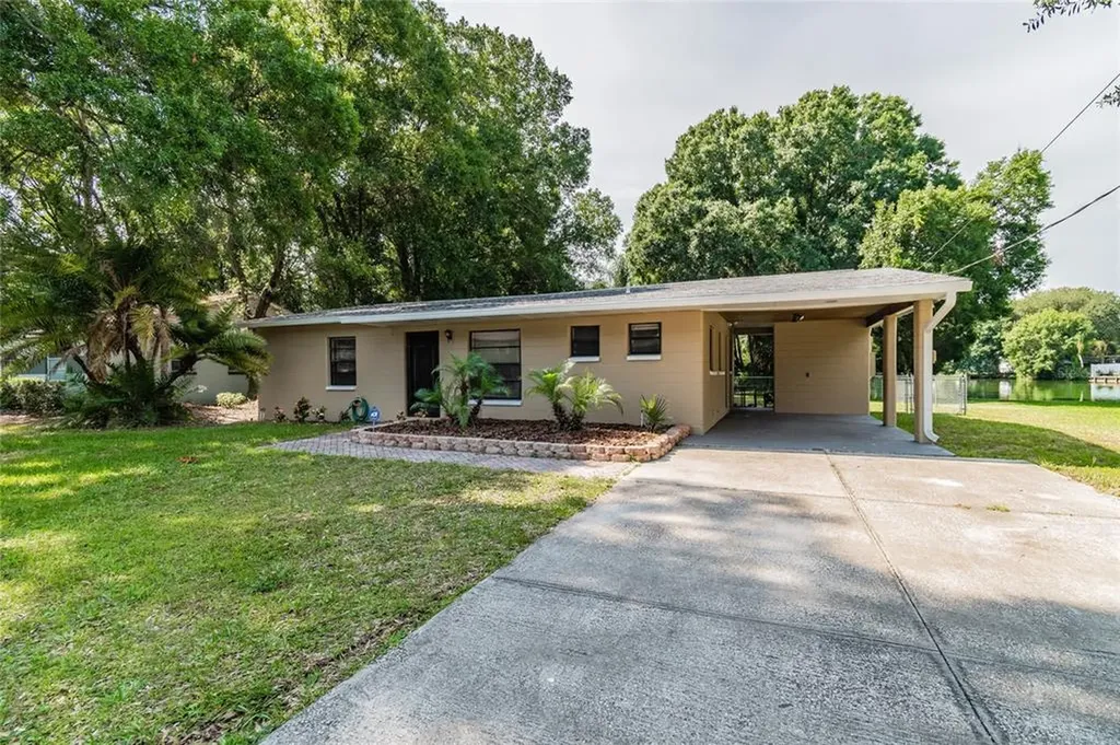 1706 W Bedingfield Drive Tampa FL 33603