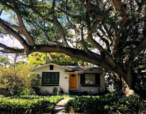 729 48th Avenue N St Petersburg FL 33703