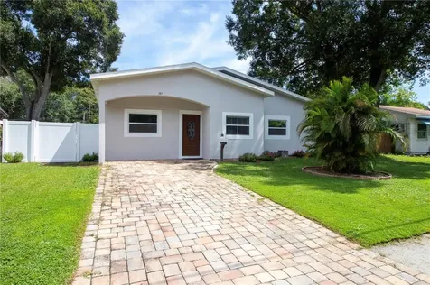 161 SW Lincoln Circle N St Petersburg FL 33703
