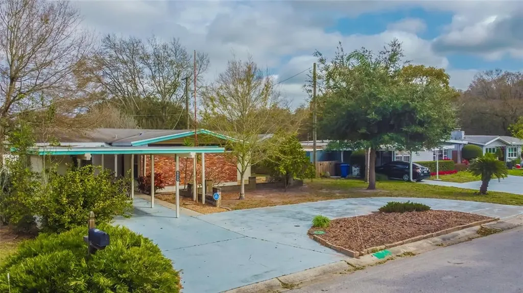 705 Lakewood Avenue Tampa FL 33613