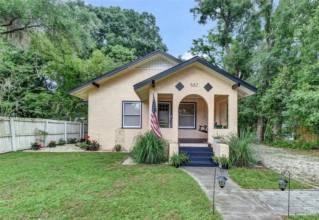 537 W May Street Deland FL 32720