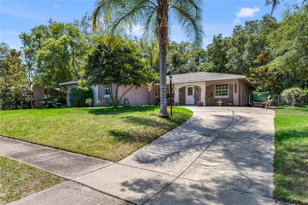 1344 Yvonne Street Apopka FL 32712