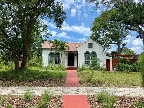 4539 8th Avenue N St Petersburg FL 33713