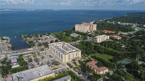 1064 N Tamiami Trail Sarasota FL 34236