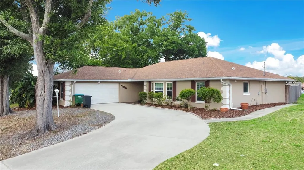 652 Antoinette Street Deltona FL 32725